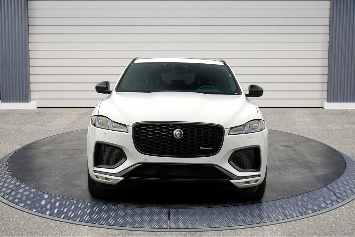 Used 2024 Jaguar F-PACE R-Dynamic S image 2