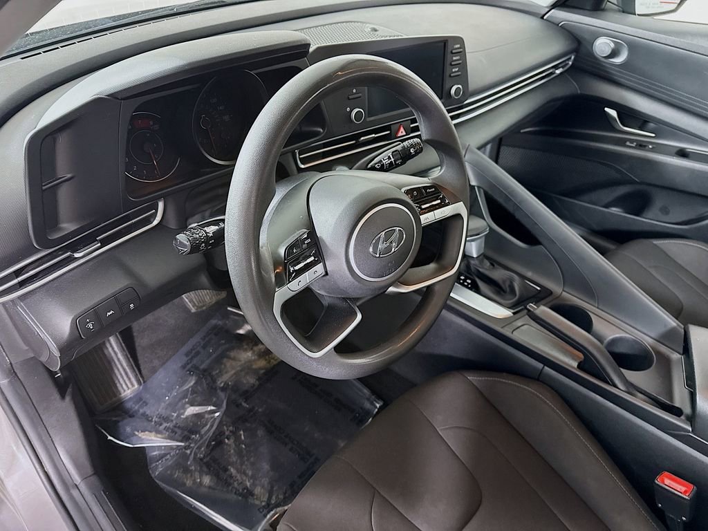 Used 2021 Hyundai Elantra SEL image 16
