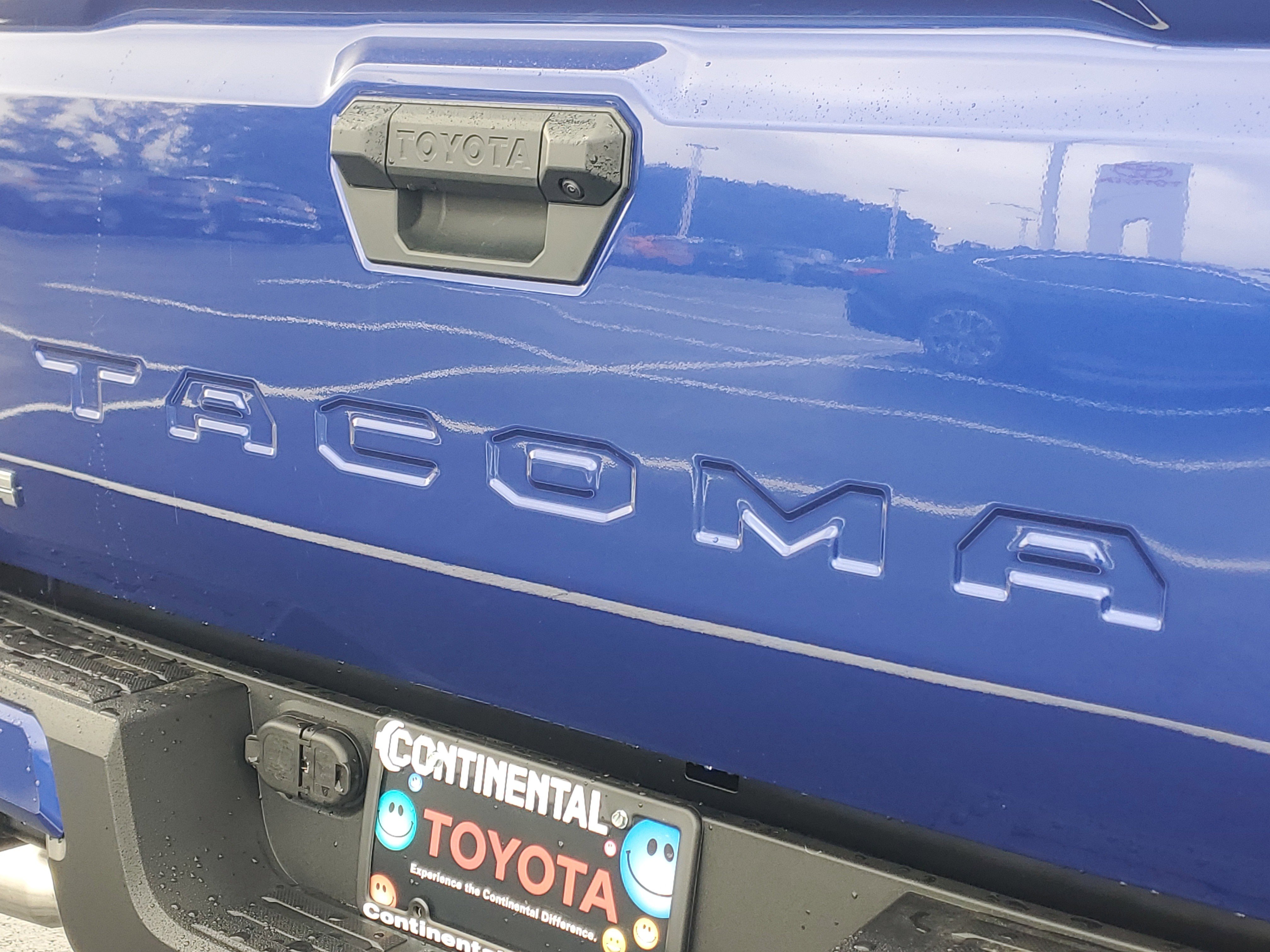Used 2025 Toyota Tacoma SR5 image 6