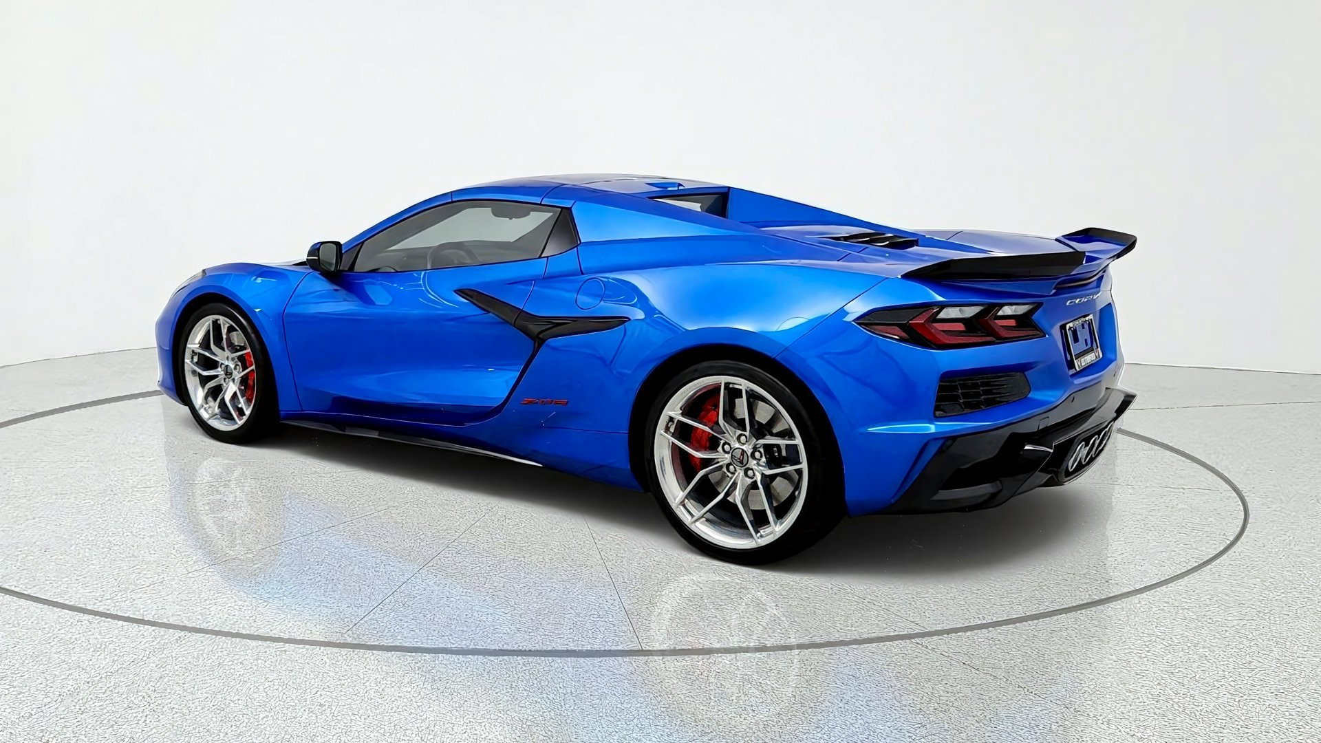 Used 2024 Chevrolet Corvette Z06 w/ Chrome Exterior Badge Package RWD image 3