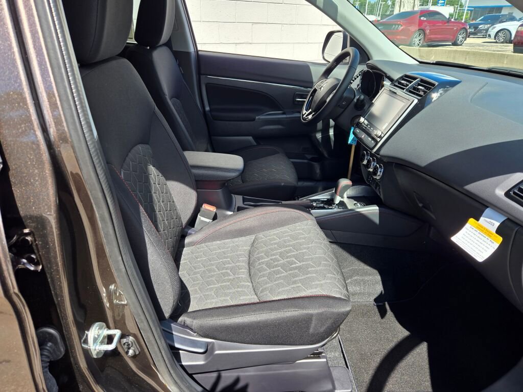 New 2025 Mitsubishi Outlander Sport LE image 4