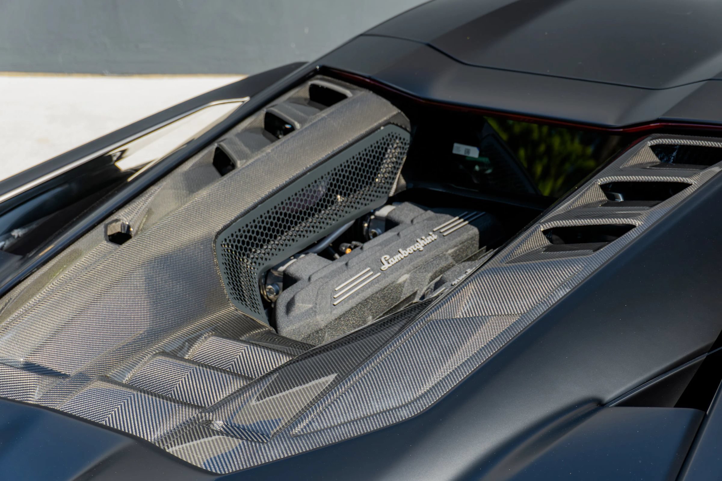 Used 2025 Lamborghini Revuelto AWD/4WD image 44