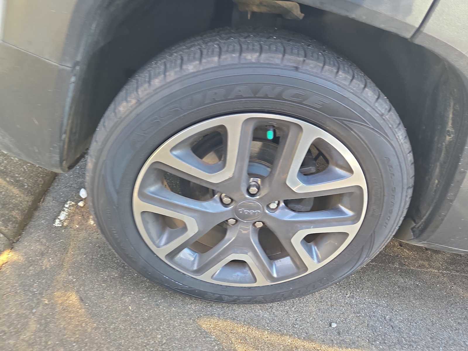 Used 2017 Jeep Renegade Latitude image 3