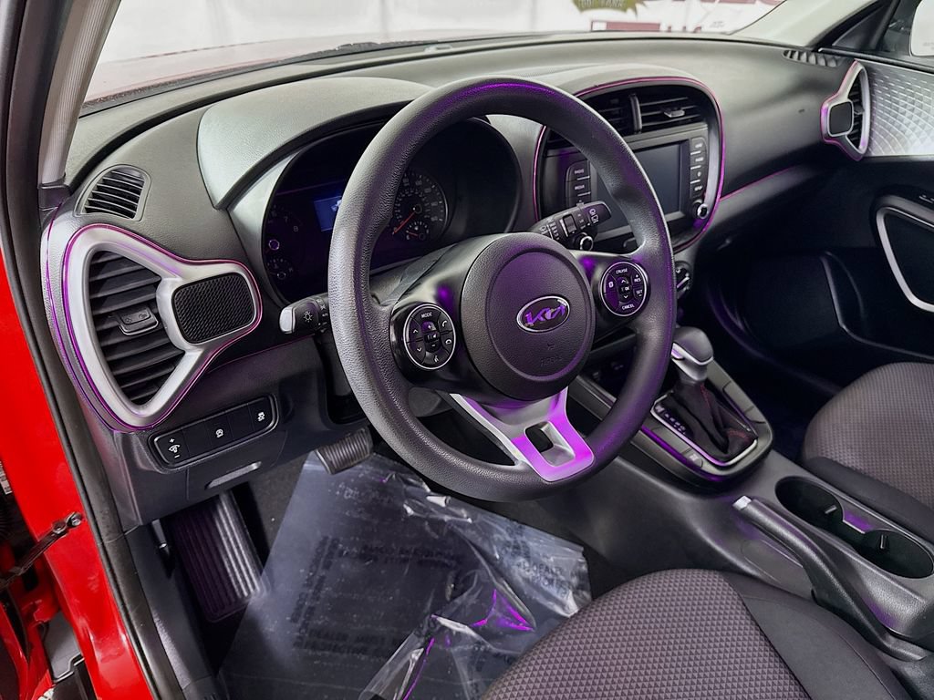 Used 2020 Kia Soul LX FWD image 16