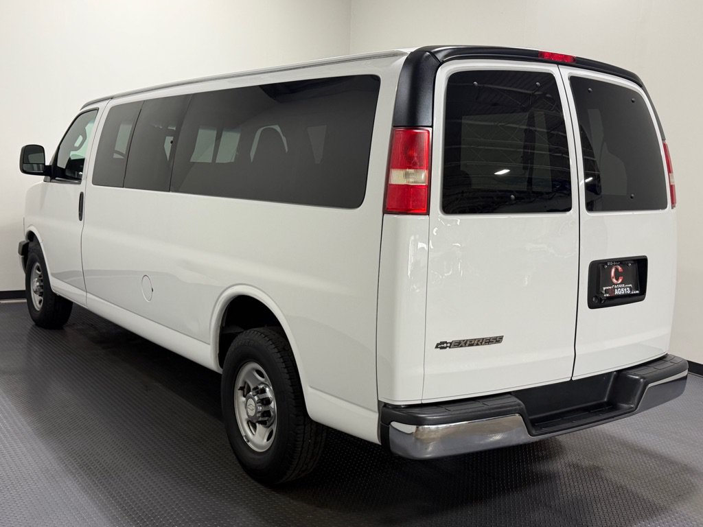 Used 2017 Chevrolet Express 3500 LT w/ LT Preferred Equipment Group RWD image 7