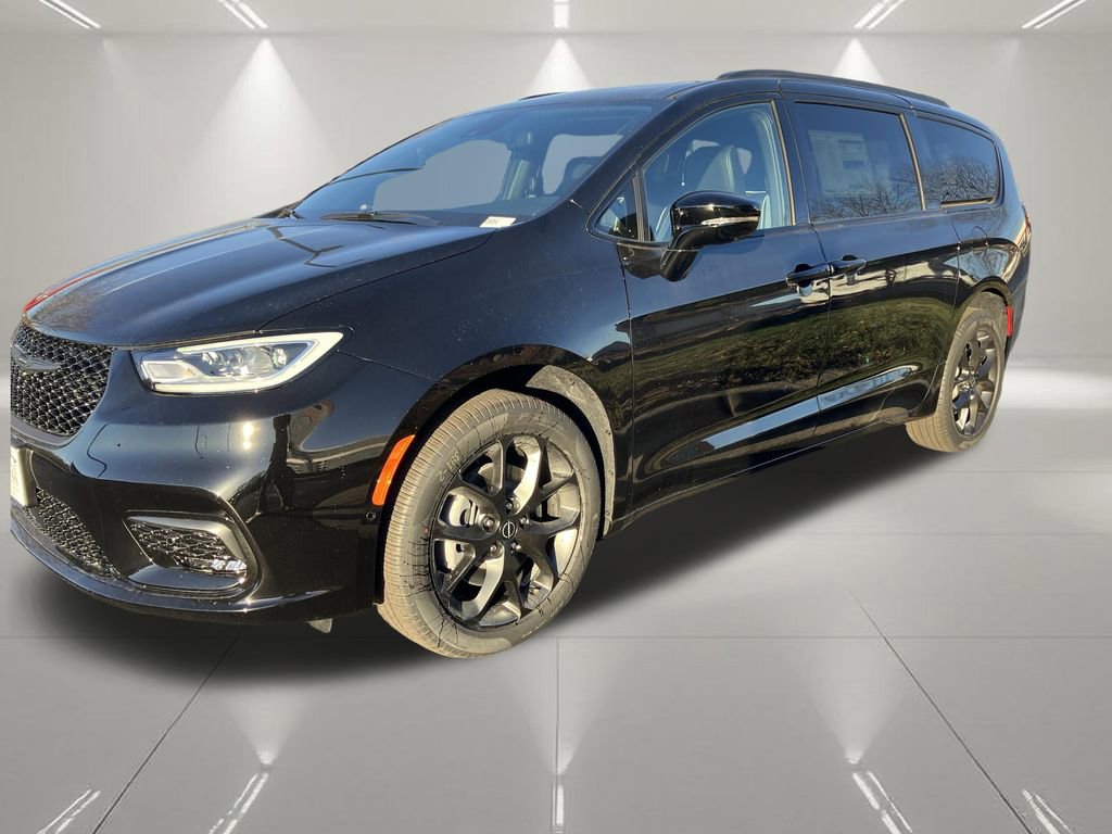 New 2026 Chrysler Pacifica Limited w/ S Appearance Package image 4
