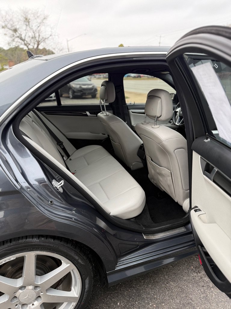 Used 2013 Mercedes-Benz C 250 Sedan image 7