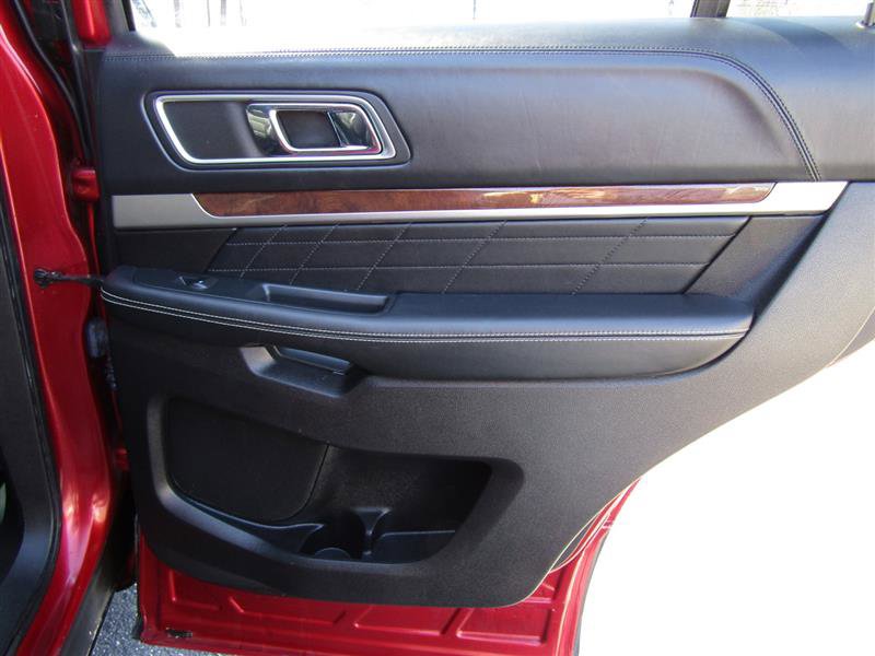 Used 2017 Ford Explorer Platinum image 42