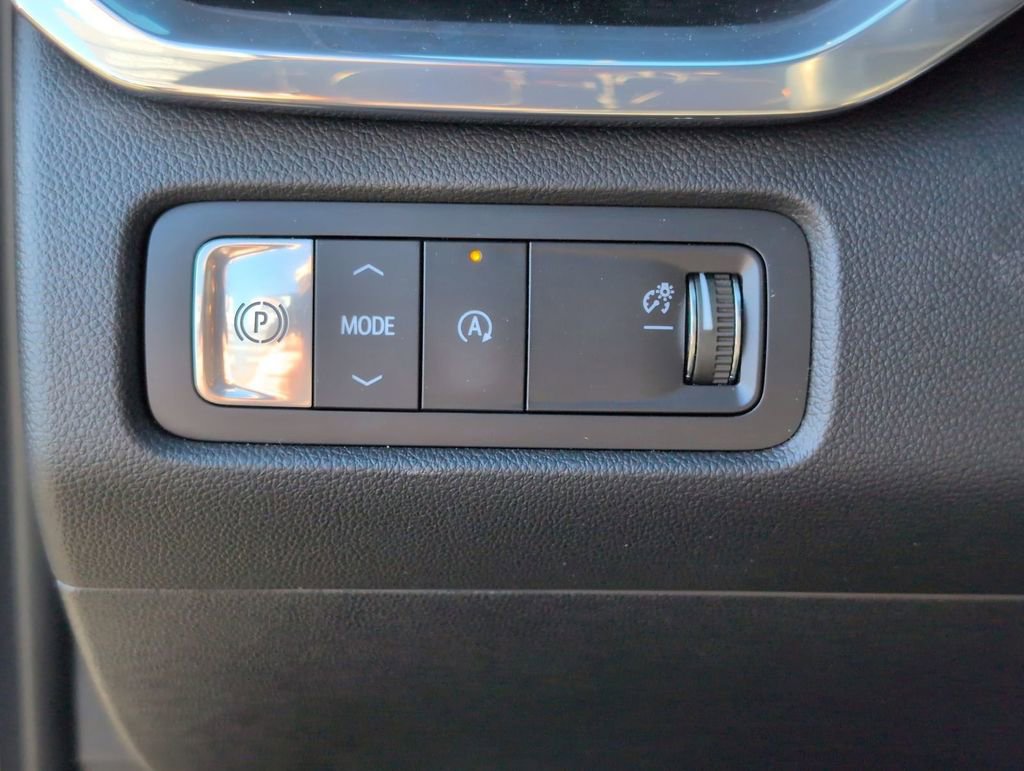Certified 2026 GMC Acadia Elevation FWD image 16