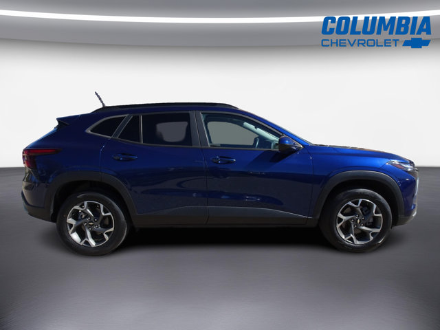 Used 2024 Chevrolet Trax LT w/ Driver Confidence Package FWD image 2