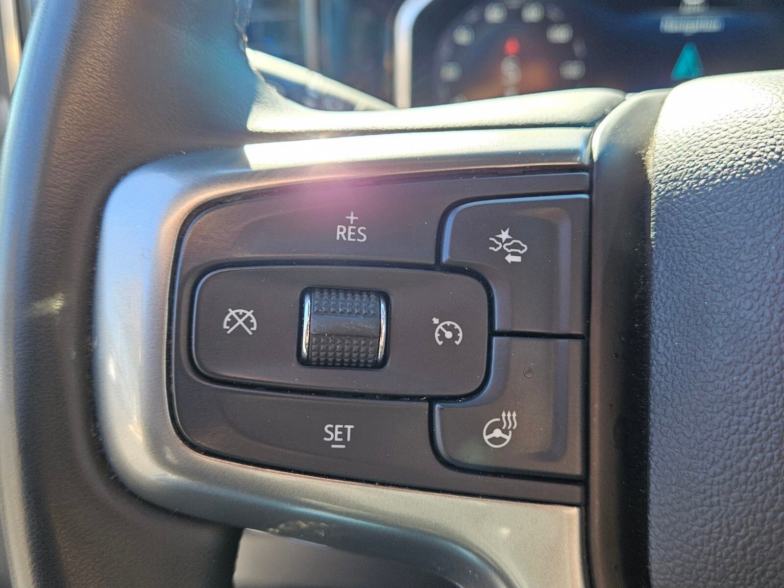 Used 2025 Chevrolet Silverado 1500 LT image 25