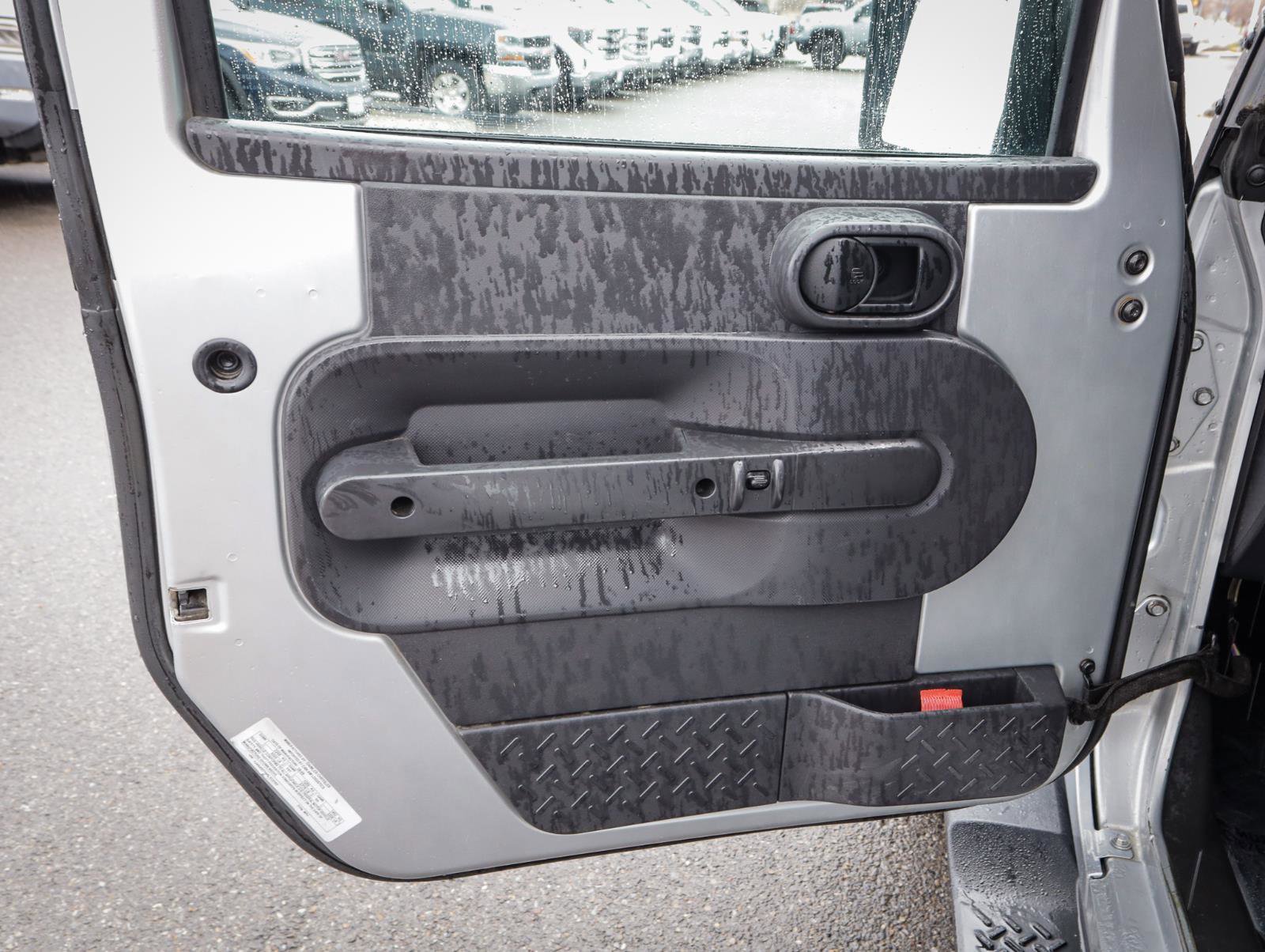 Used 2010 Jeep Wrangler Sahara image 14