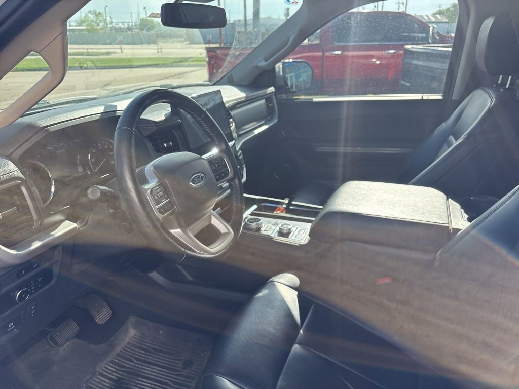 Used 2023 Ford Expedition XLT image 6
