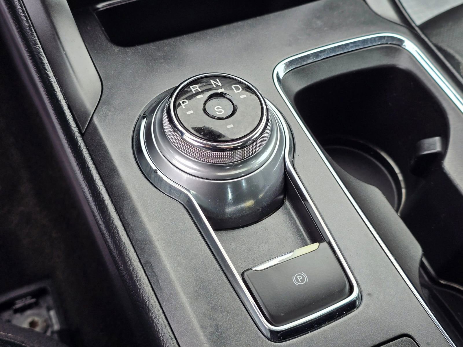 Used 2020 Ford Fusion Titanium image 30