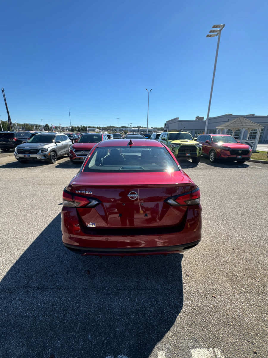 Used 2025 Nissan Versa SR w/ Trunk Package FWD image 17