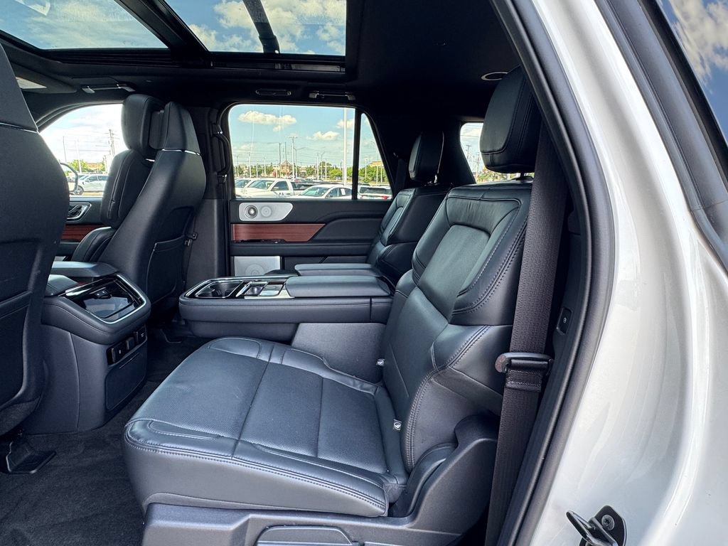 Used 2024 Lincoln Navigator L Reserve AWD/4WD image 29