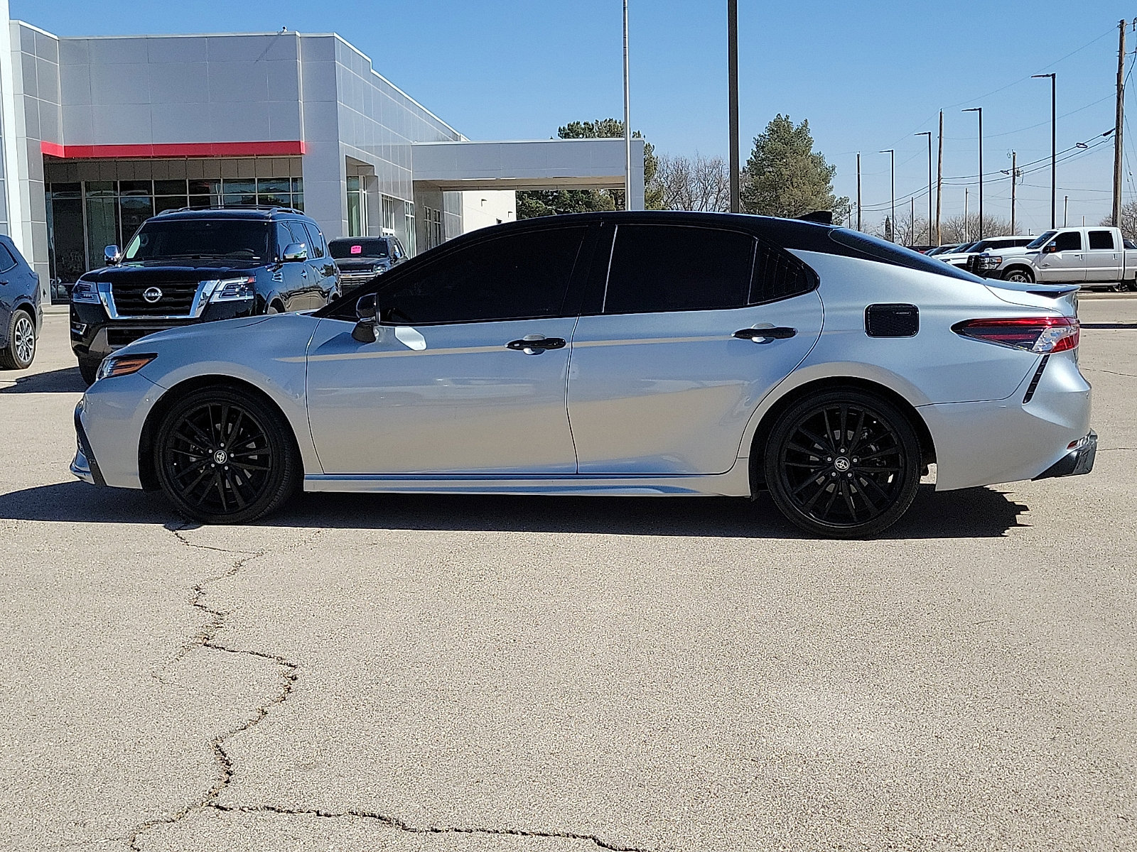 Used 2023 Toyota Camry XSE w/ Navigation Package image 2