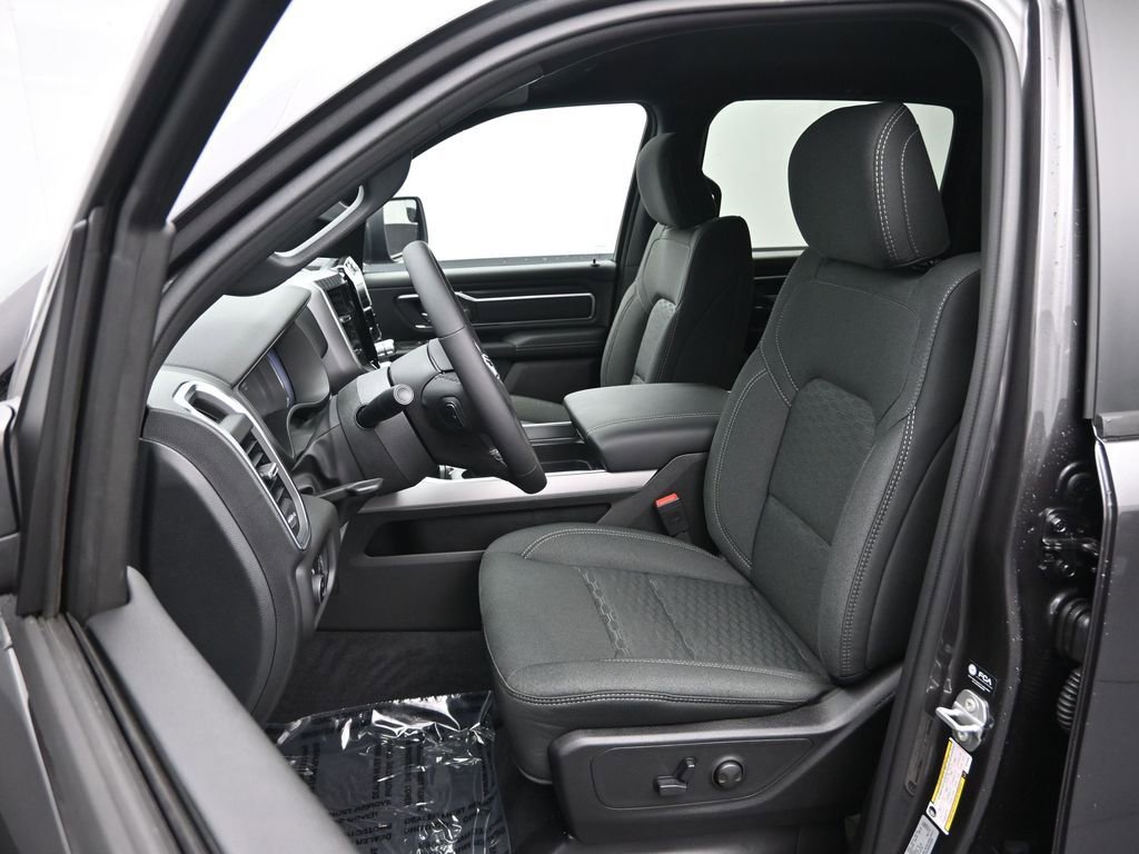 New 2026 RAM 1500 4x4 Crew Cab image 24