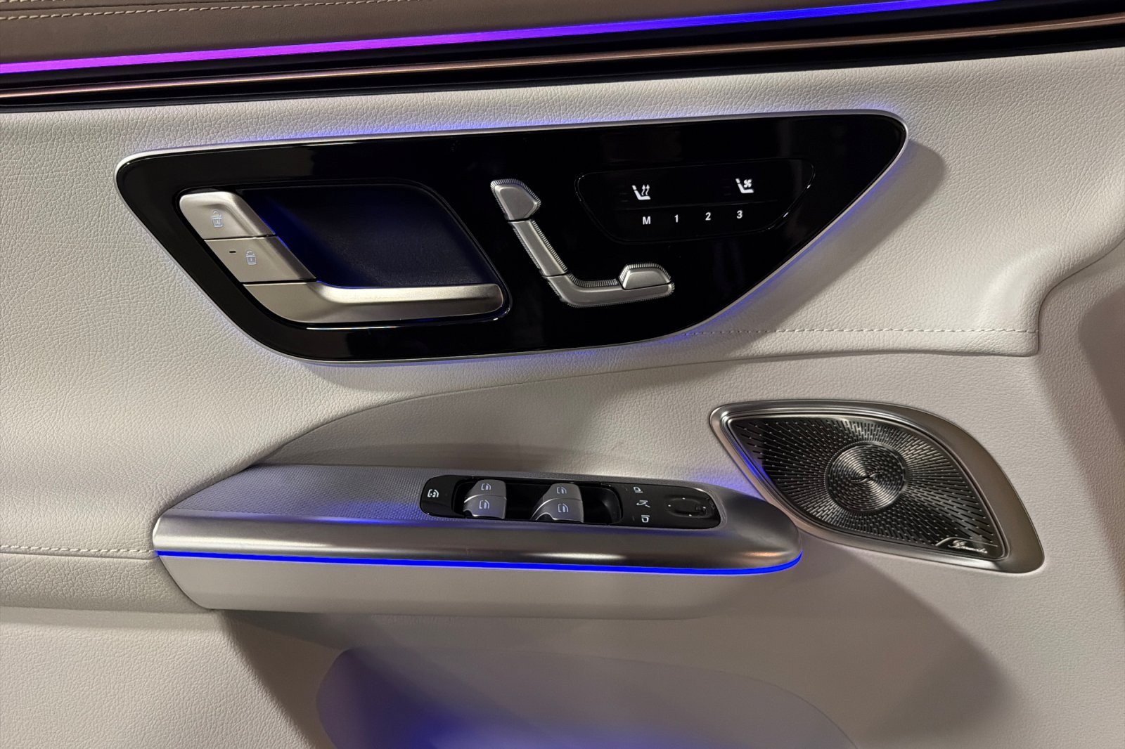 New 2027 Mercedes-Benz EQE 320 4MATIC SUV image 10