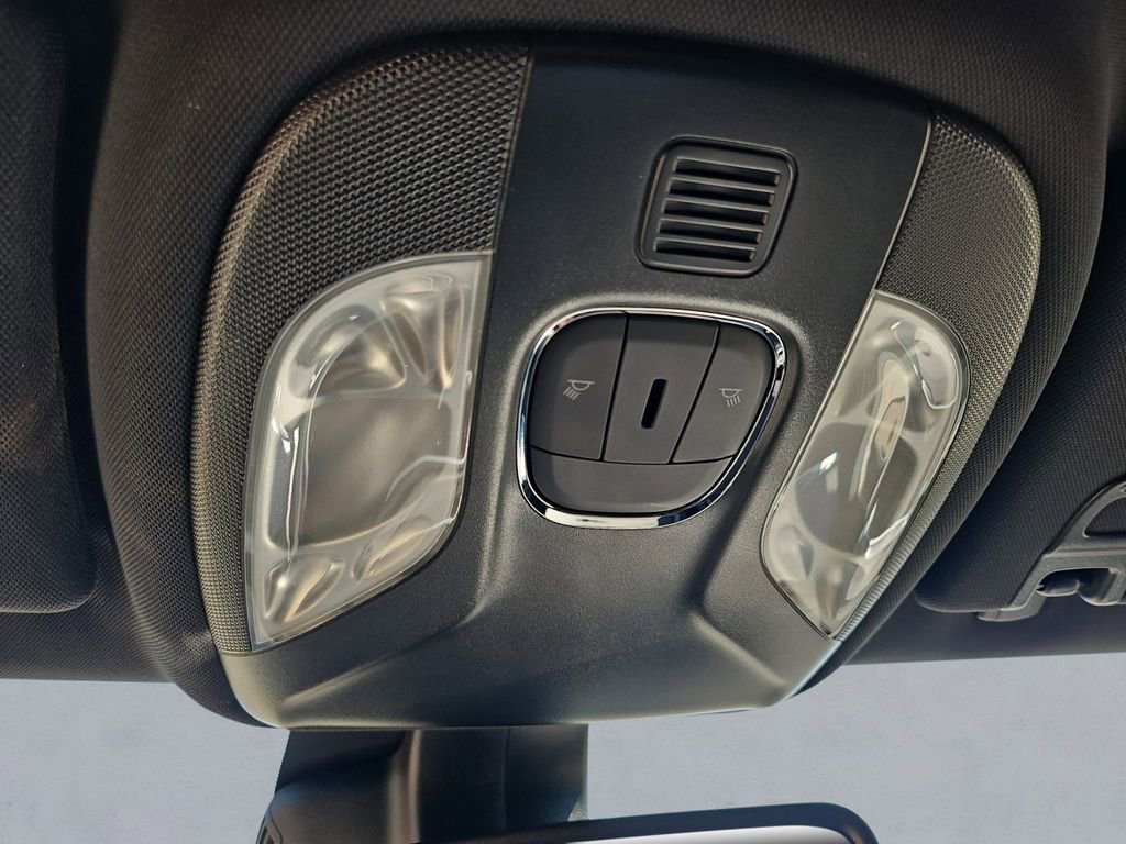 New 2025 Jeep Compass Latitude image 29