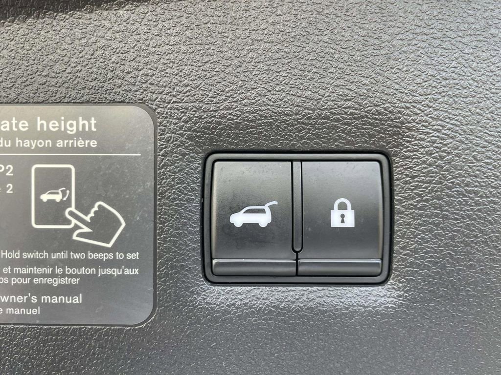 Used 2025 INFINITI QX55 Luxe w/ Cargo Package image 10