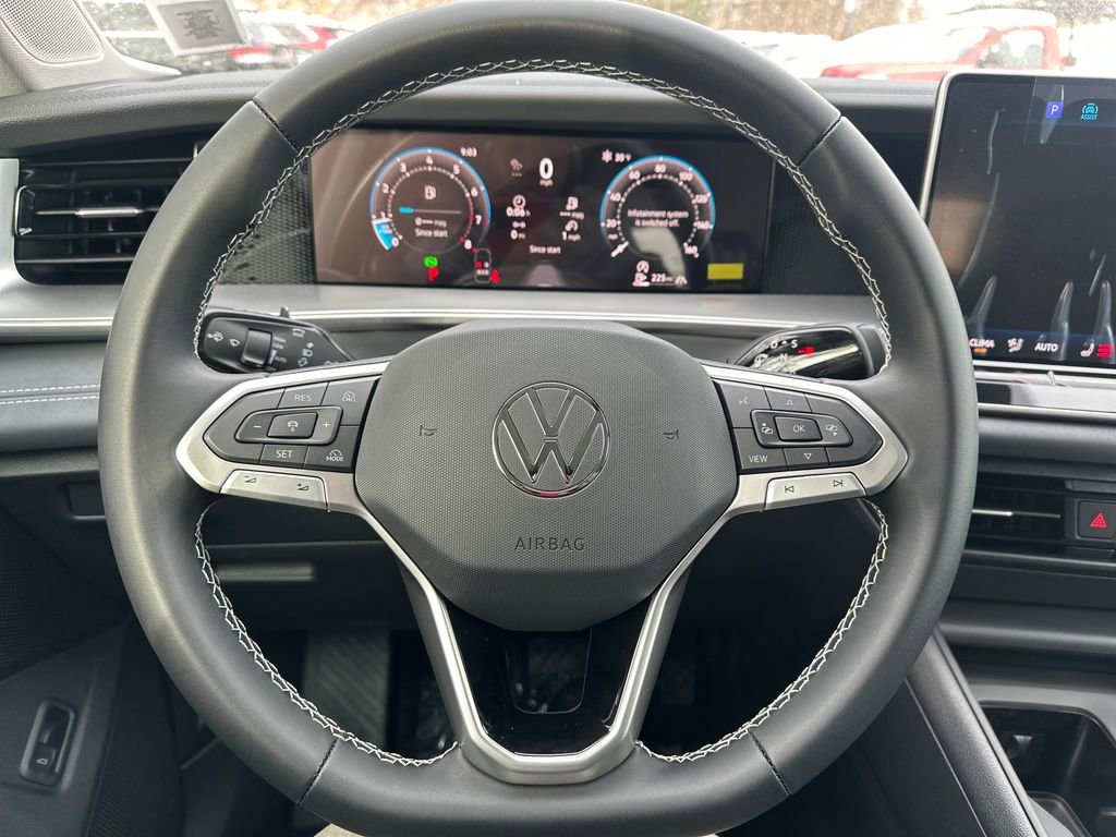 New 2026 Volkswagen Tiguan SE image 7