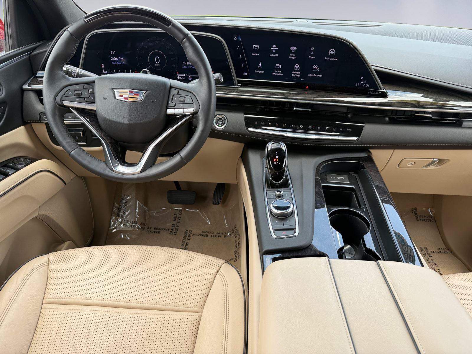 Certified 2023 Cadillac Escalade Premium Luxury w/ Performance Package AWD/4WD image 17