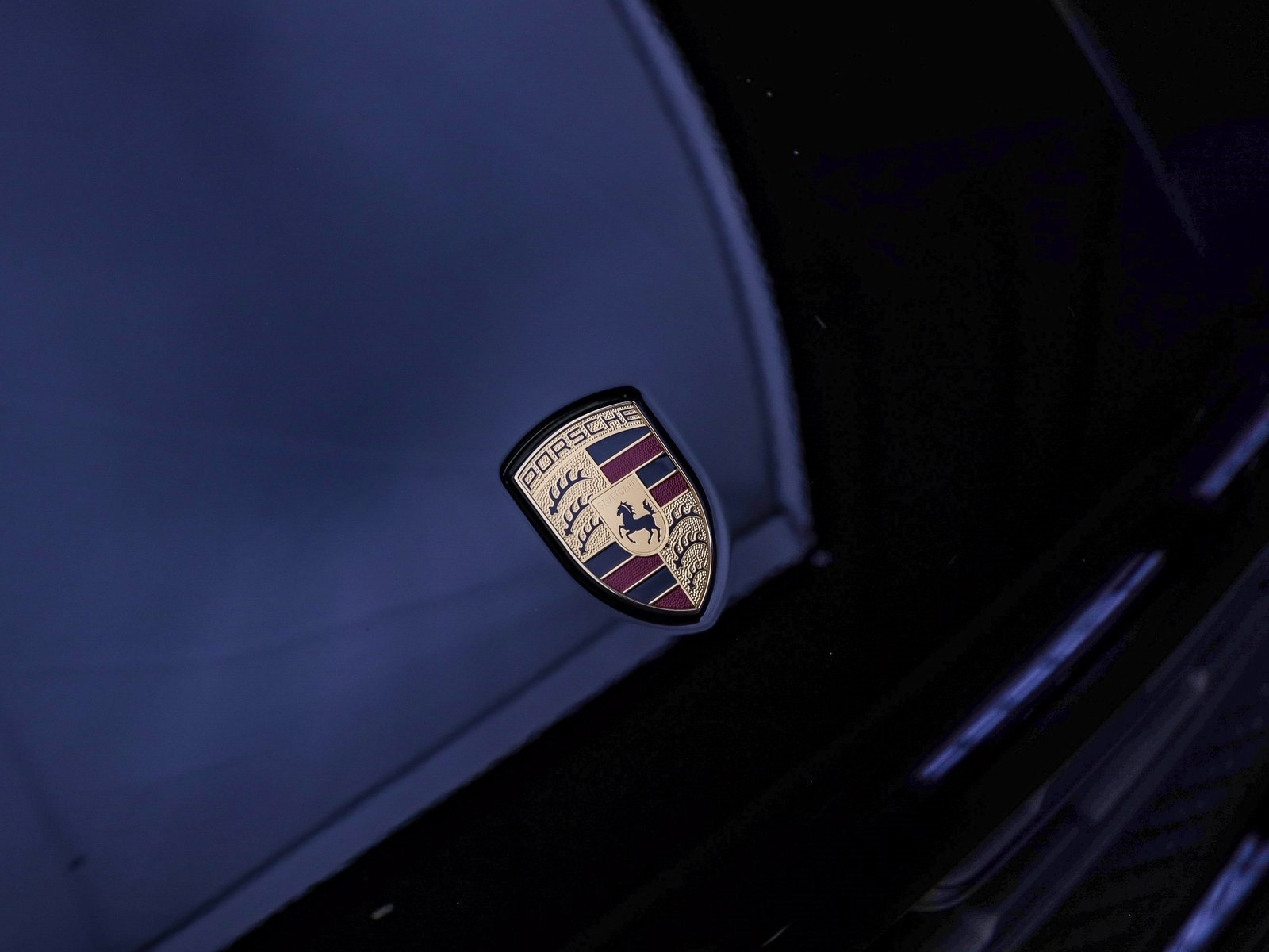 Certified 2025 Porsche Macan image 32