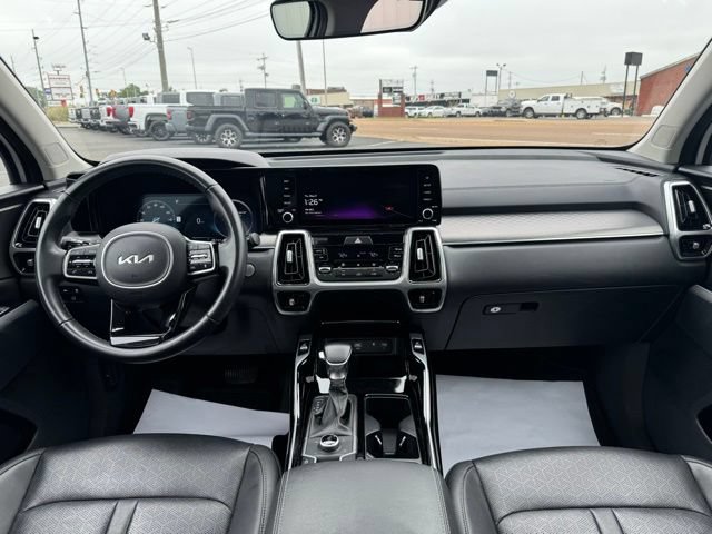 Used 2023 Kia Sorento SX AWD/4WD image 7