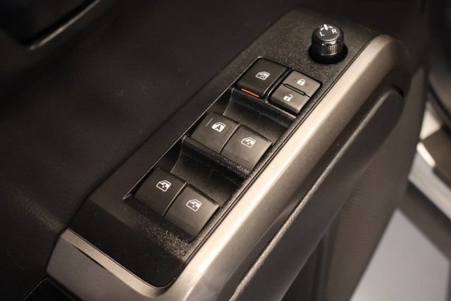 Certified 2022 Toyota Tacoma SR5 AWD/4WD image 12