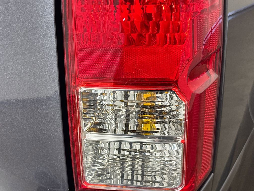 Used 2012 Nissan Pathfinder LE RWD image 32