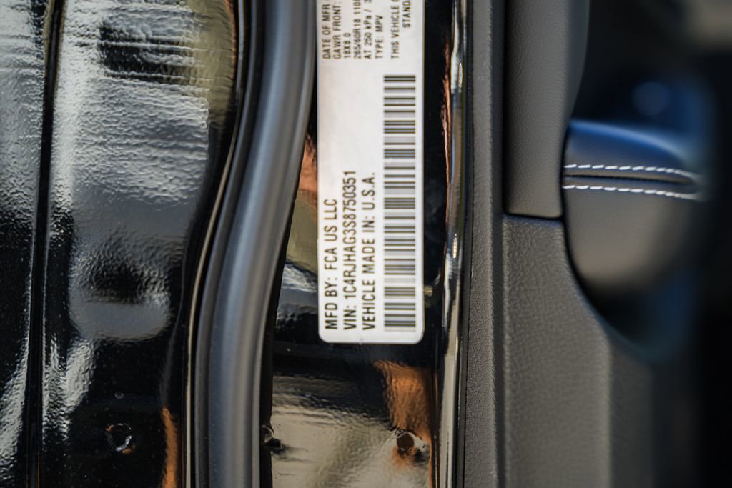 New 2025 Jeep Grand Cherokee Laredo X w/ Luxury Tech Group I image 37