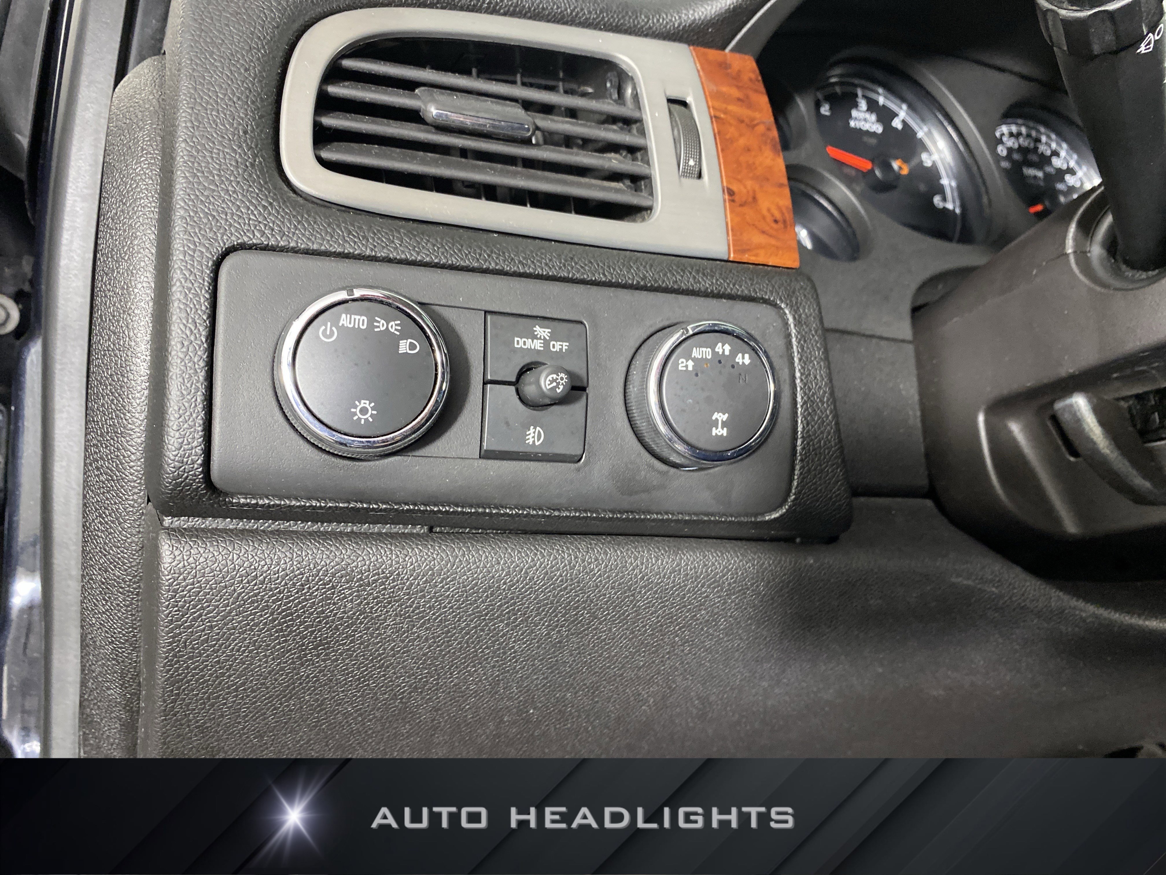 Used 2013 Chevrolet Tahoe LT w/ Luxury Package AWD/4WD image 22