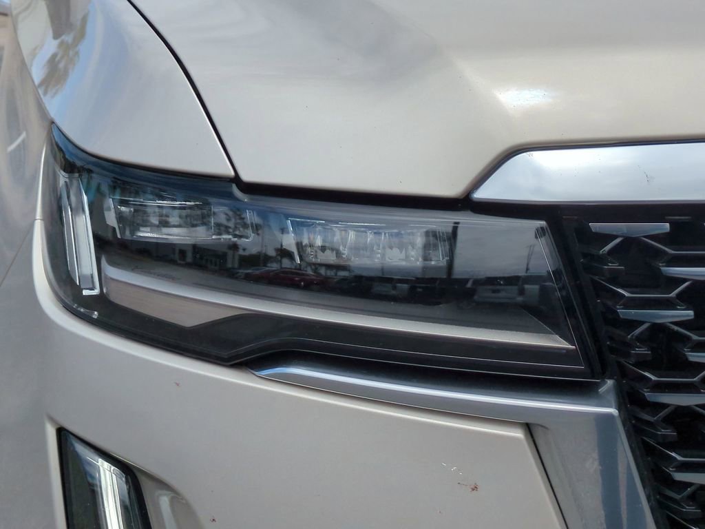 Used 2021 Cadillac Escalade Premium Luxury w/ Driver Assist Tech Package image 9