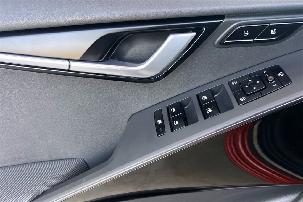 Used 2023 Kia Niro Wave image 13