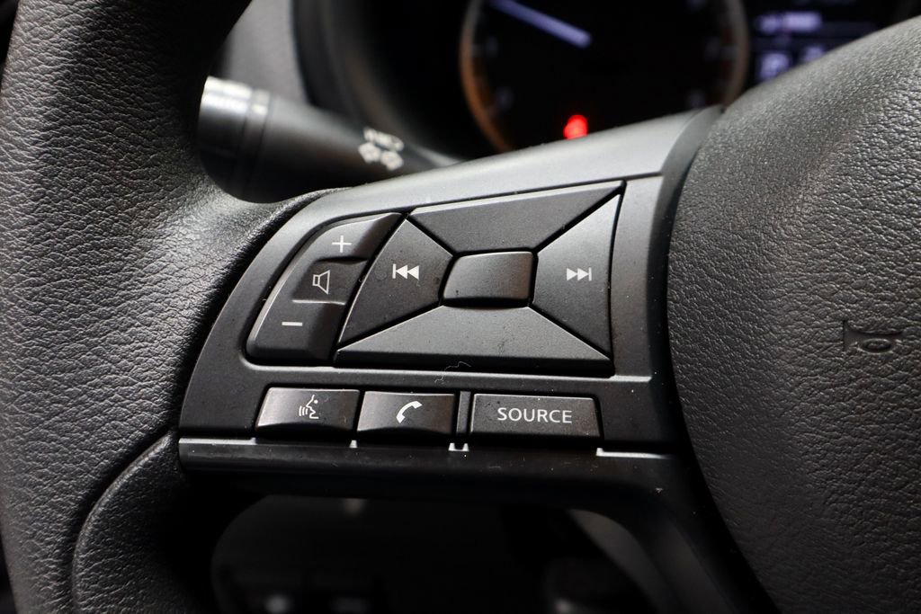 Certified 2025 Nissan Kicks Play S image 27