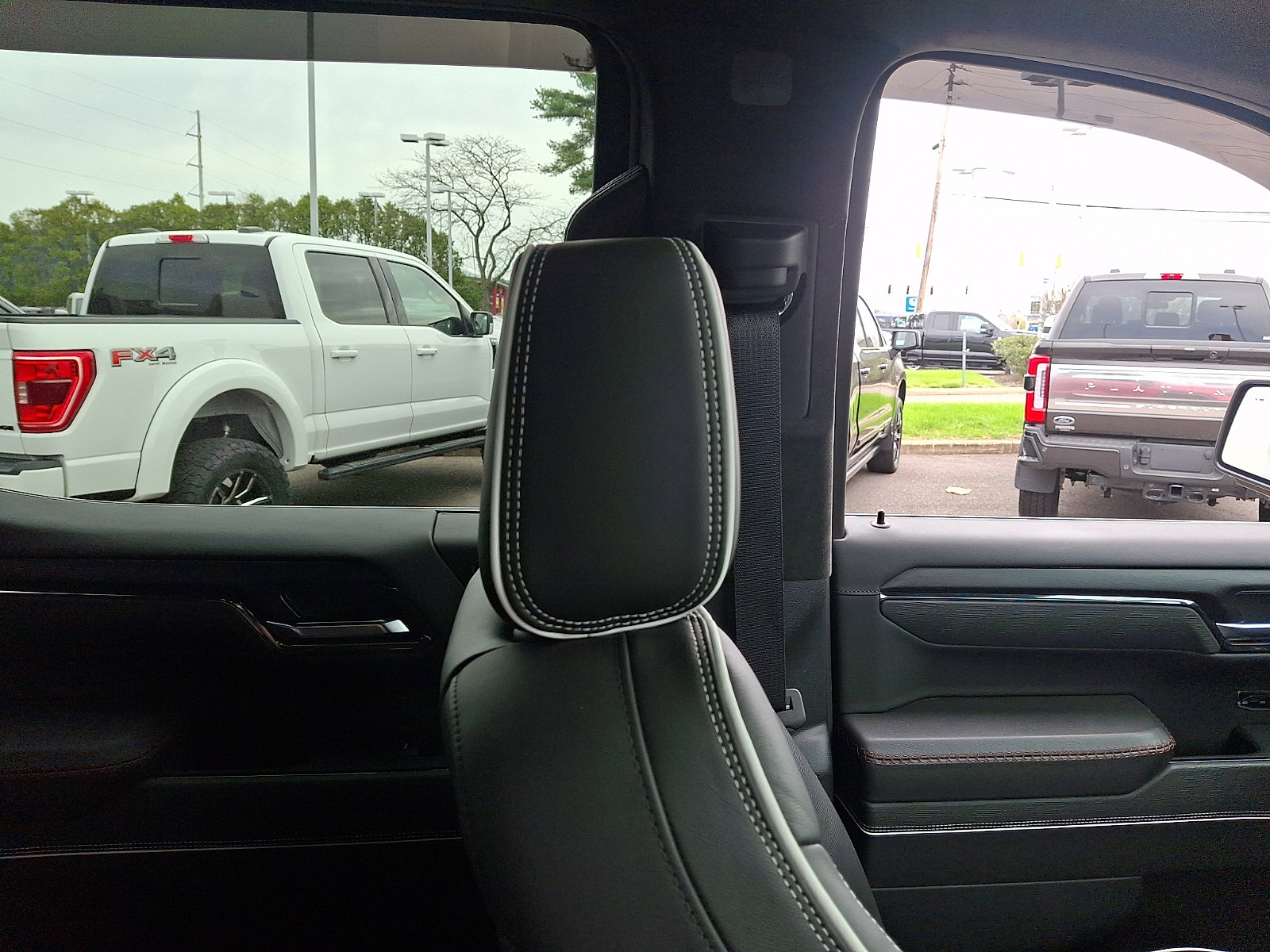 Used 2024 GMC Sierra 1500 AT4X image 12