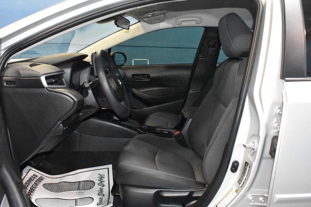 Used 2022 Toyota Corolla LE FWD image 6