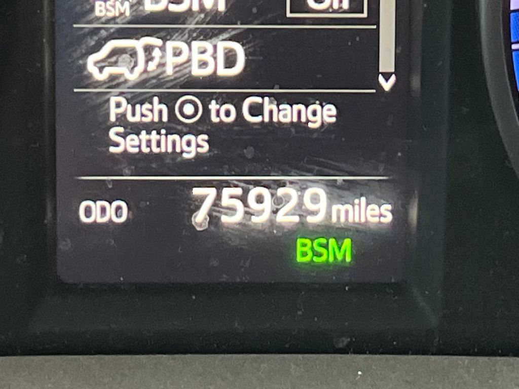 Used 2018 Toyota RAV4 XLE FWD image 18