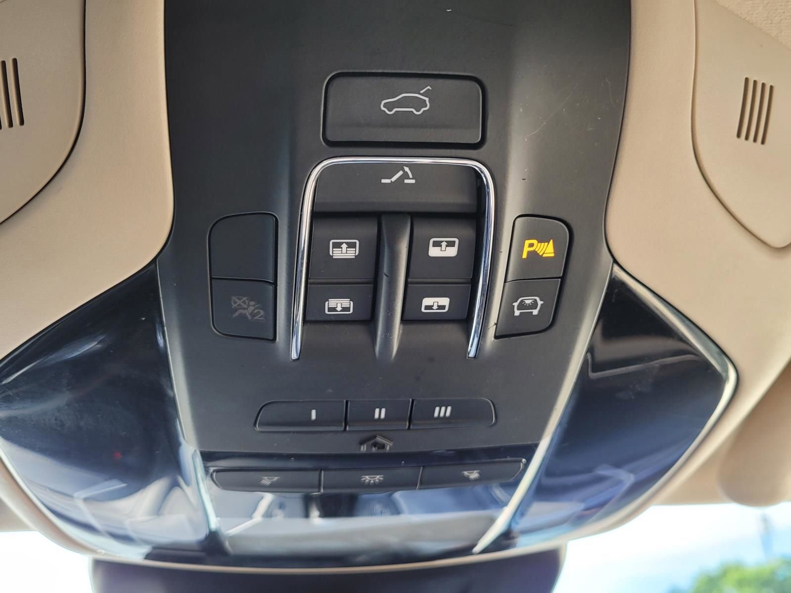 Used 2019 Maserati Levante GranLusso image 31