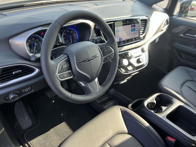 New 2025 Chrysler Voyager LX FWD image 28