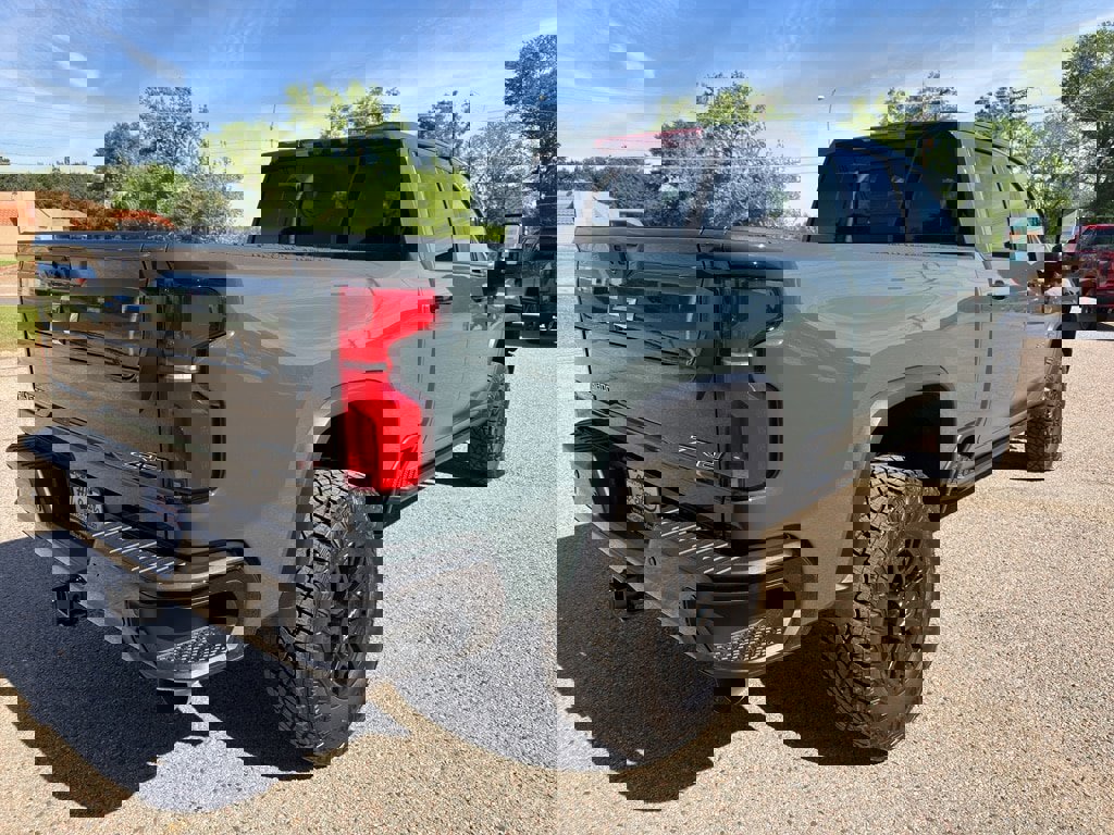 New 2026 Chevrolet Silverado 2500 ZR2 AWD/4WD image 11