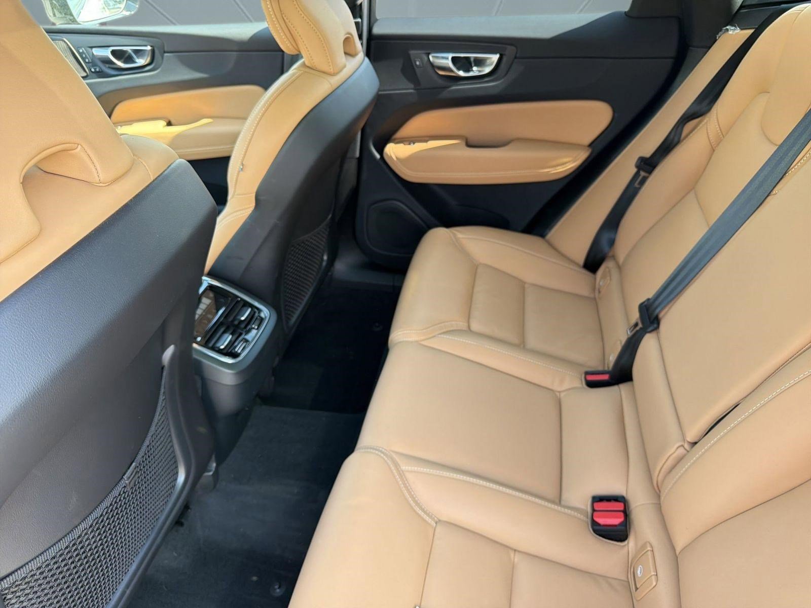 Used 2025 Volvo XC60 B5 Ultra w/ Protection Package Premier image 27