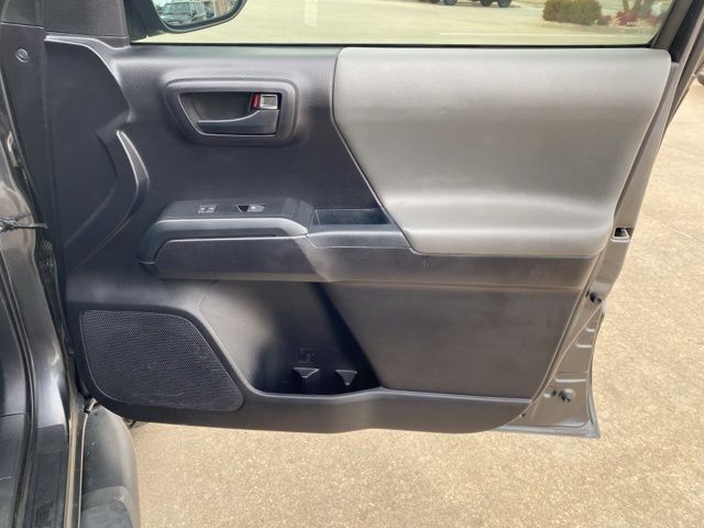 Used 2020 Toyota Tacoma SR image 15