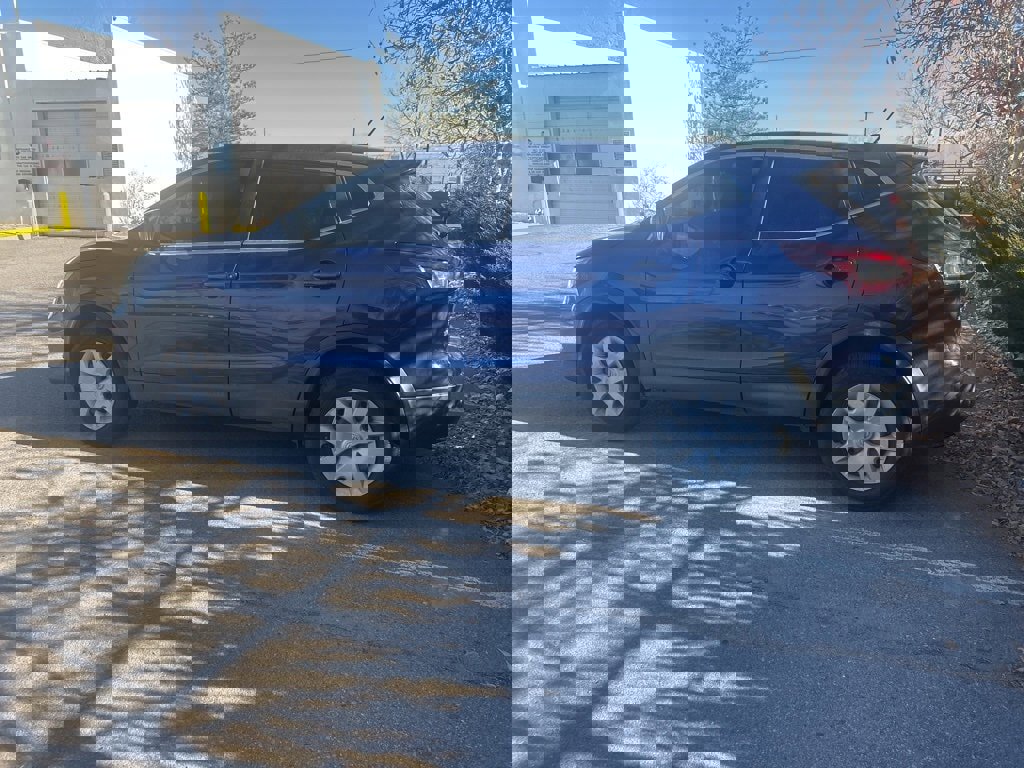 Used 2020 Nissan Rogue Sport S image 4