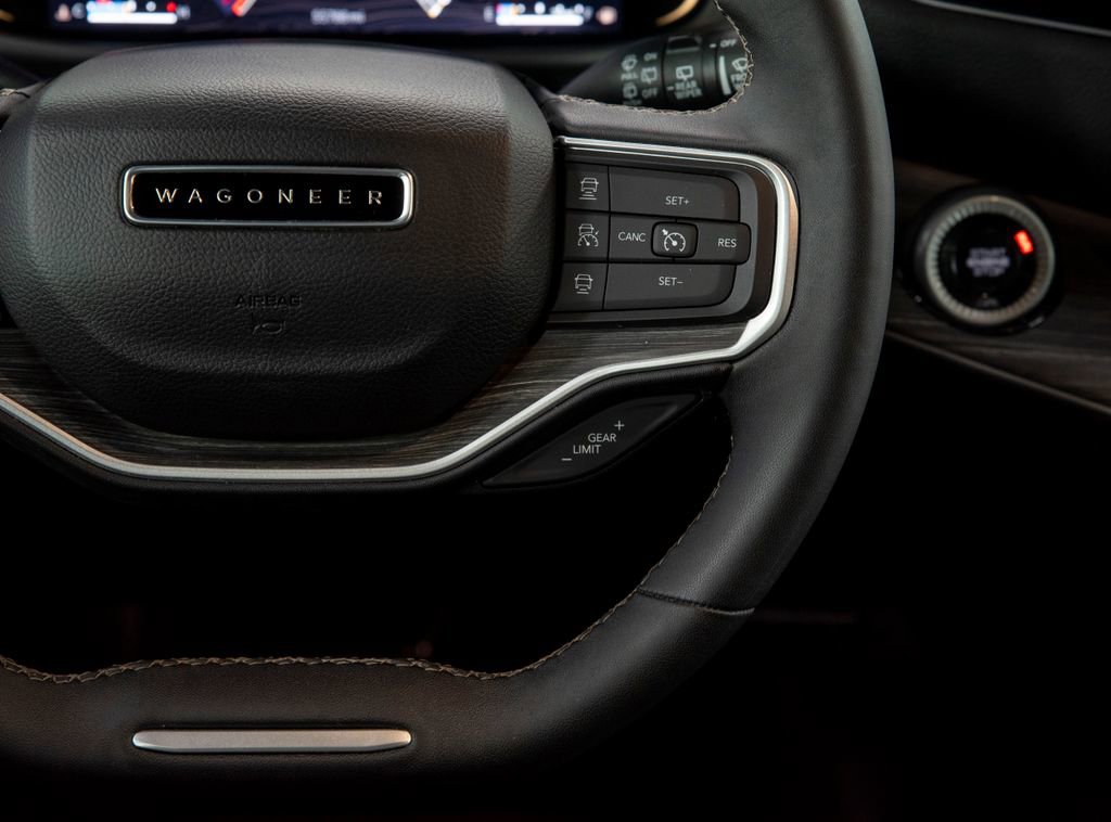 Used 2024 Jeep Wagoneer L Series III w/ Flexible Seating Group image 32