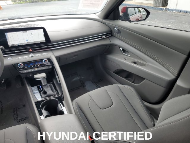 Used 2025 Hyundai Elantra SEL FWD image 24