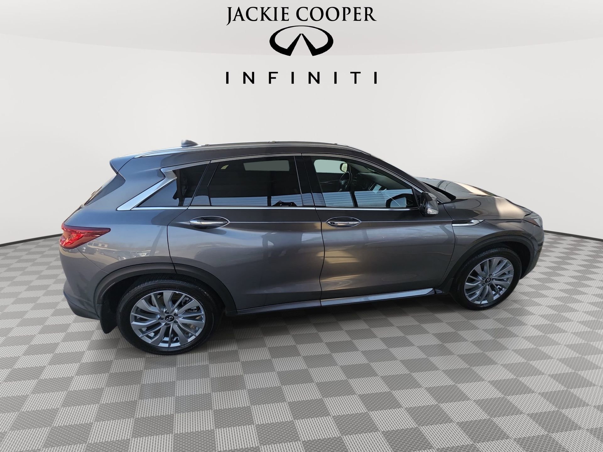 Certified 2025 INFINITI QX50 Luxe image 4