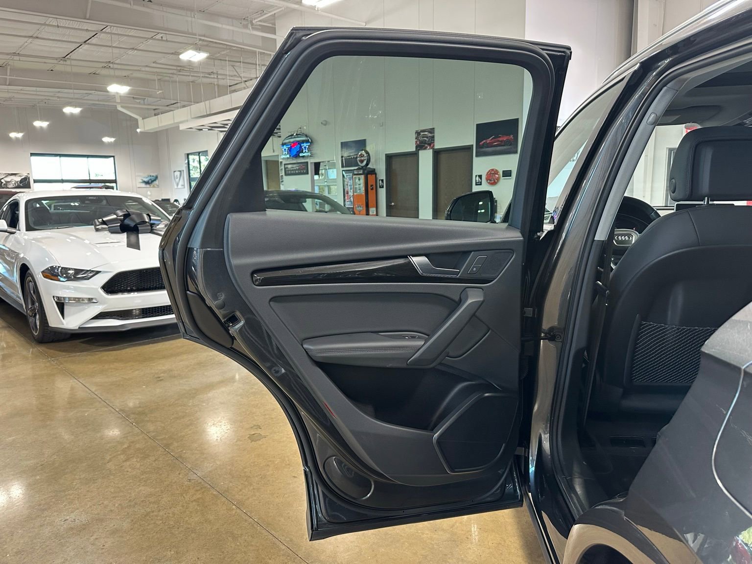 Used 2020 Audi Q5 e Premium Plus w/ Premium Plus Package image 35