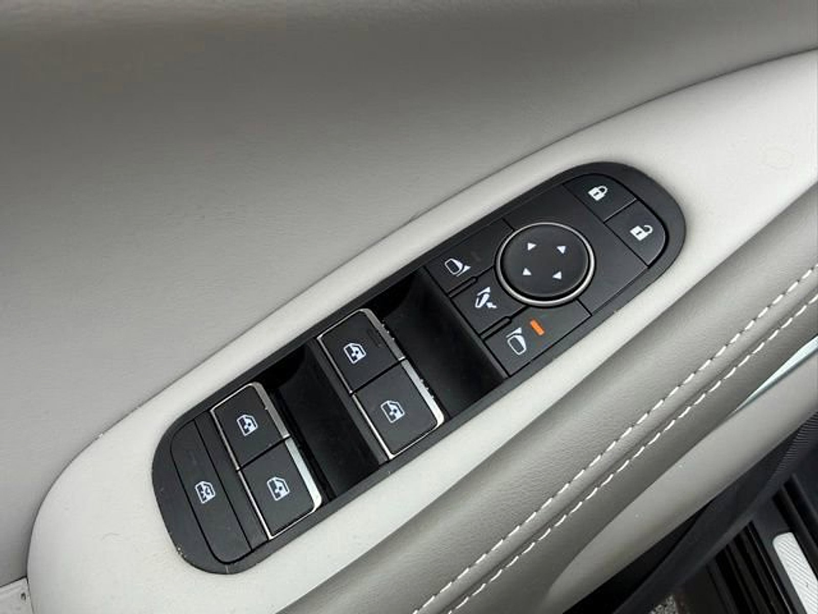 Certified 2026 INFINITI QX60 Luxe w/ Cargo Package AWD/4WD image 10